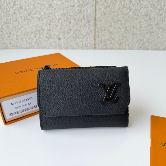 LOUIS VUITTON M81740 ポートフォイユ パイロット LVエアログラム サイズ:11x8.5cm