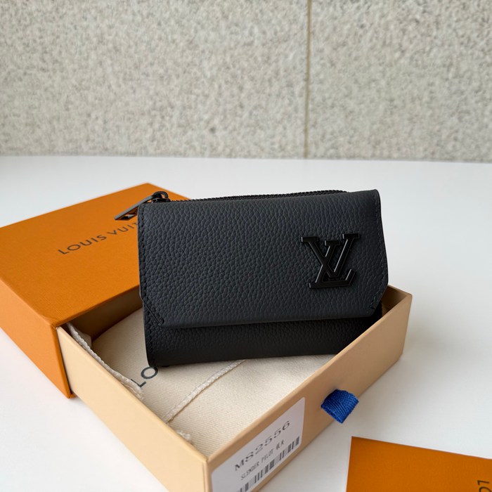 LOUIS VUITTON M81740 ポートフォイユ パイロット LVエアログラム サイズ:11x8.5cm