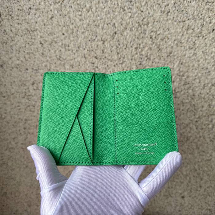 LOUIS VUITTON M14880 ポケットオーガナイザー カラードモノグラム スポーツシーン グリーン サイズ:7.5x11.1cm