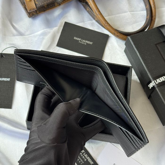 SAINT LAURENT 607727 メンズ対折り財布 荔枝紋 サイズ:11x9.5x2.5cm