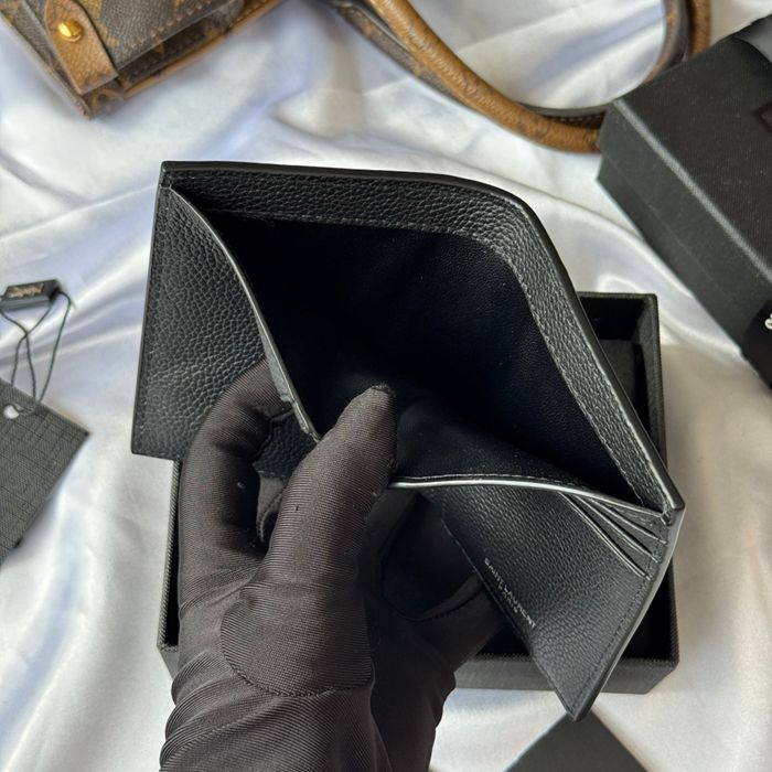 SAINT LAURENT 668736 二つ折り財布 荔枝紋金具 サイズ:11.5x9cm