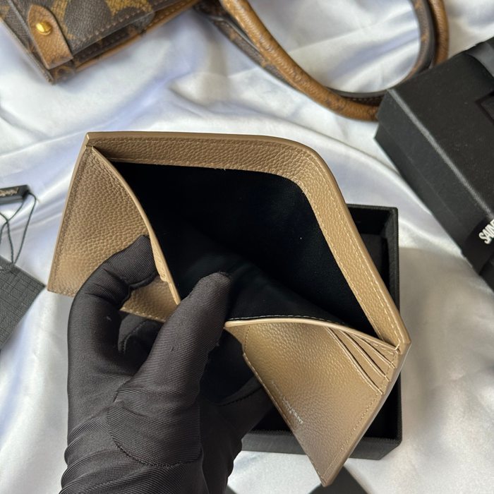 SAINT LAURENT 668736 二つ折り財布 荔枝紋金具 サイズ:11.5x9cm