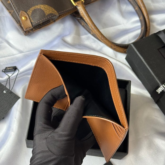 SAINT LAURENT 668736 二つ折り財布 荔枝紋金具 サイズ:11.5x9cm